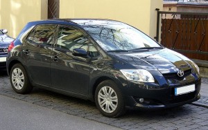 800px-Toyota_Auris_black